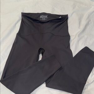 Spanx leggings‎ in dark gray color